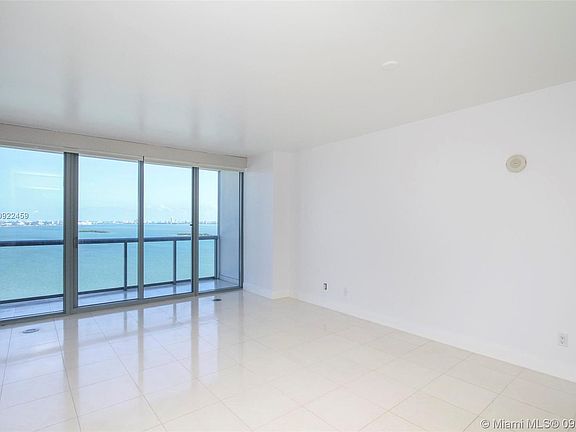 2nd image of 601 NE 36th St APT 2511