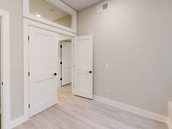 5th image of 220-222 Tremont St #1001