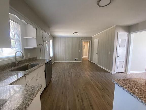 4th image of 824 53rd St