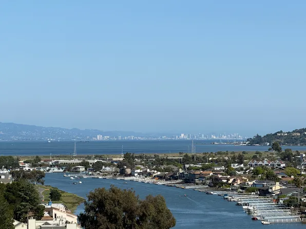 499 Via Casitas #6, Greenbrae, CA 94904