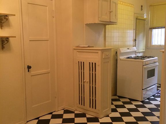 2nd image of 860 S Kenmore Ave #3053
