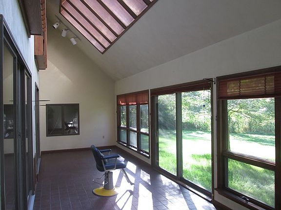 3rd image of 532 Church Hill Dr