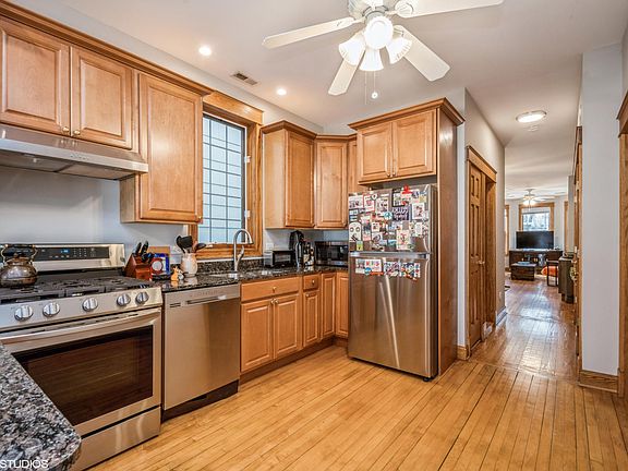 5th image of 3617 N Seeley Ave #1