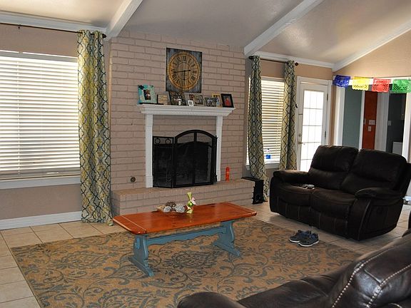 2nd image of 2407 Maxwell Dr