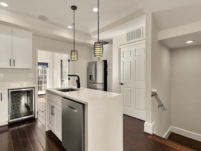 1609 Levis St NE — Photo 49