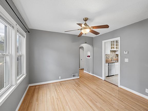 5th image of 1415 Oak St
