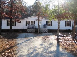 126 Grassy Meadows Dr, Richlands, NC 28574