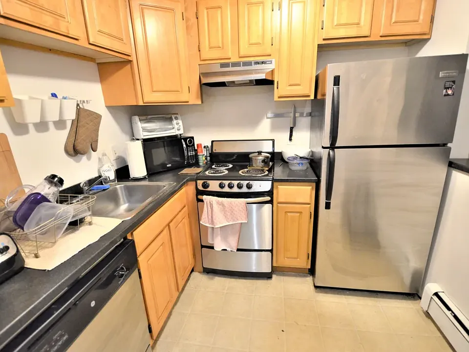 591 Beacon St #4B