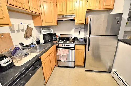 587 Beacon St #B Photo 1