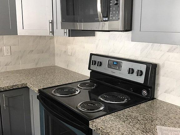 3rd image of 1065 Grand Ave APT 5