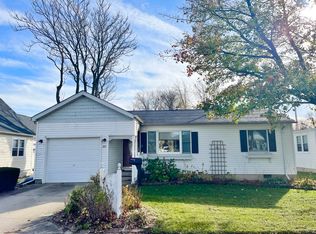 221 W 2nd St, Spring Valley, IL 61362