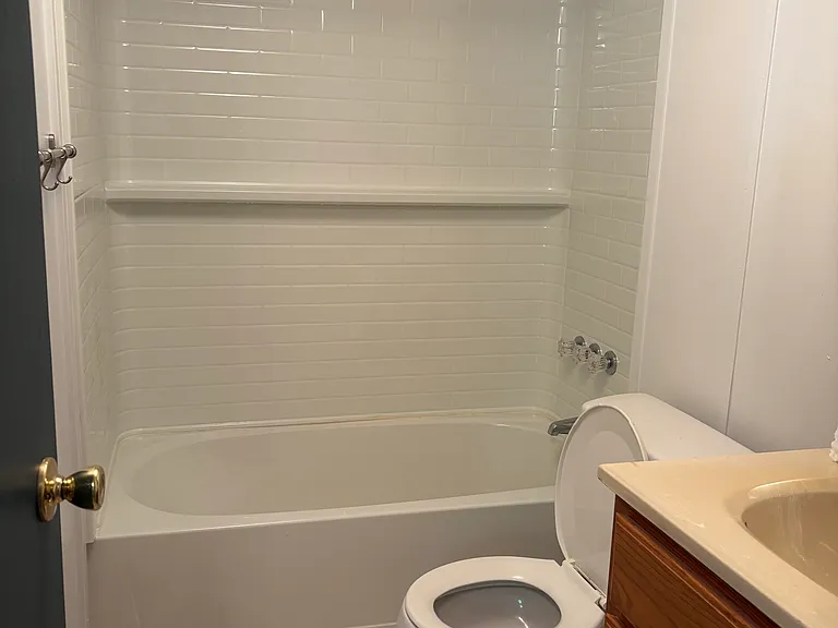 150 Golden Oaks Ln #201 — Photo 8