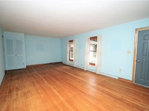 5th image of 3272 Oaklynn St NW