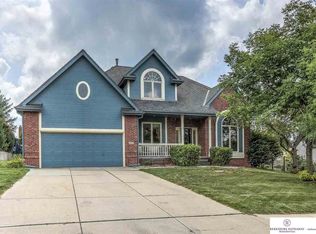 603 Windsor Dr, Papillion, NE 68046