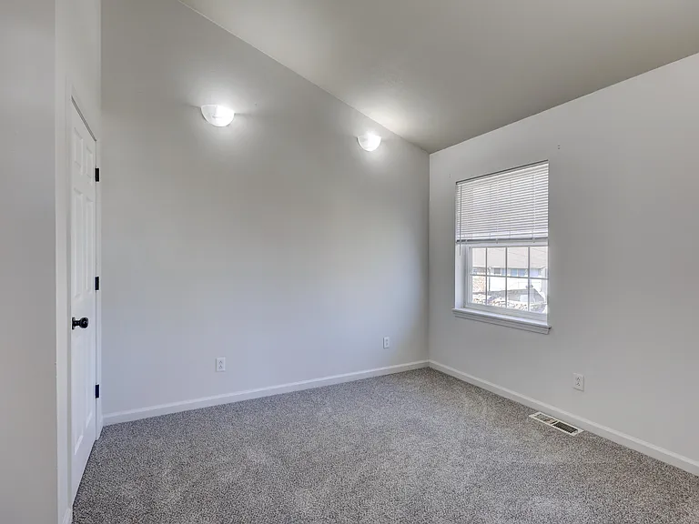 1003 Orchard St — Photo 7