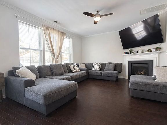 2nd image of 211 Benthall Rd #2