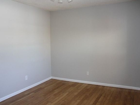 4th image of 6609 N Hazelwood Ave