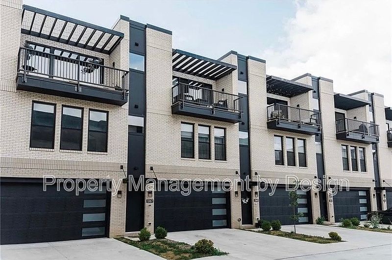1st image of 1367 Keosauqua Way