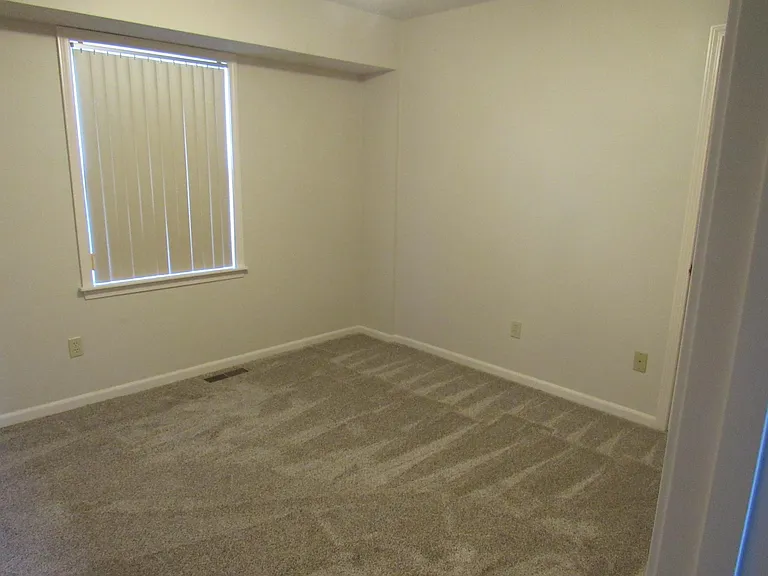 8709 N Lathrop Ave — Photo 11