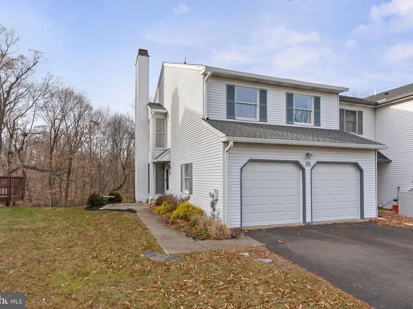 185 Jonathan Dr, North Wales, PA 19454