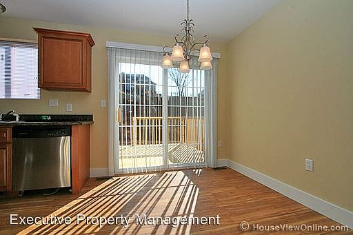 5th image of 2303 Garrett Ln APT E