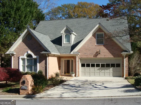 2813 Livsey Woods Dr, Tucker, GA 30084