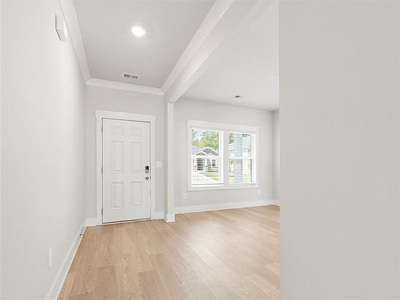 2nd image of 109 Veracruz Ct
