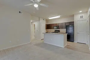 Hutchins Gateway Apartments — Photo 15