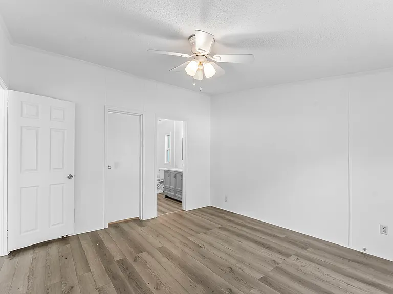 204 Air Park Dr — Photo 6