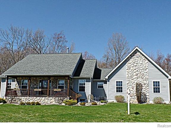 2nd image of 5060 Howe Rd