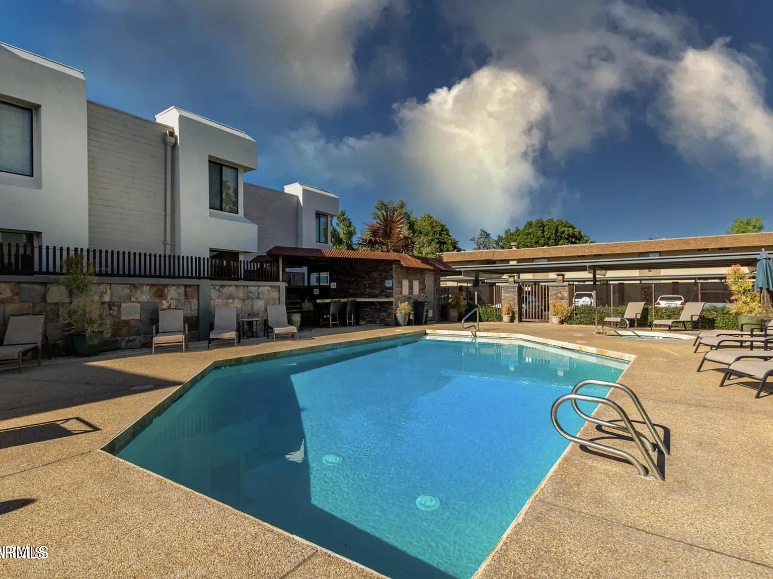 1 bed, 1.0 bath, 709 sqft, $1,995 — Photo 3