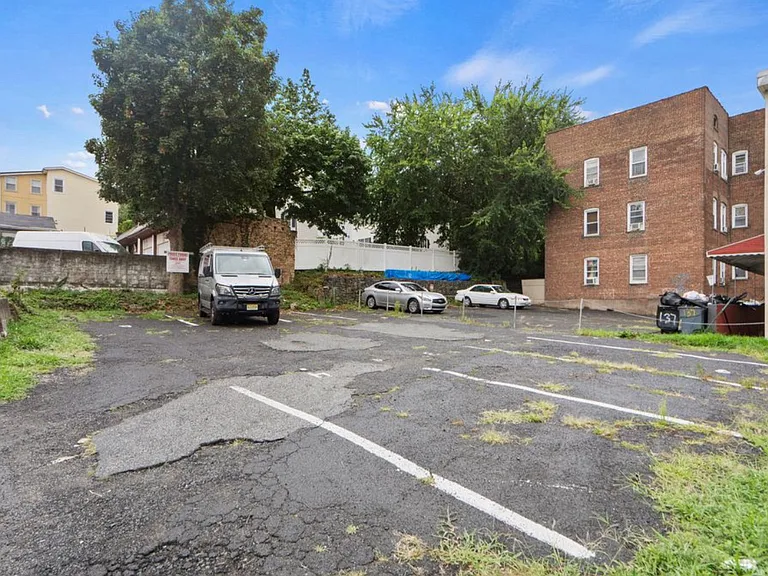 133 Gregory Ave #2 — Photo 7