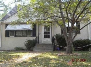 4905 Queen Ave N, Minneapolis, MN 55430