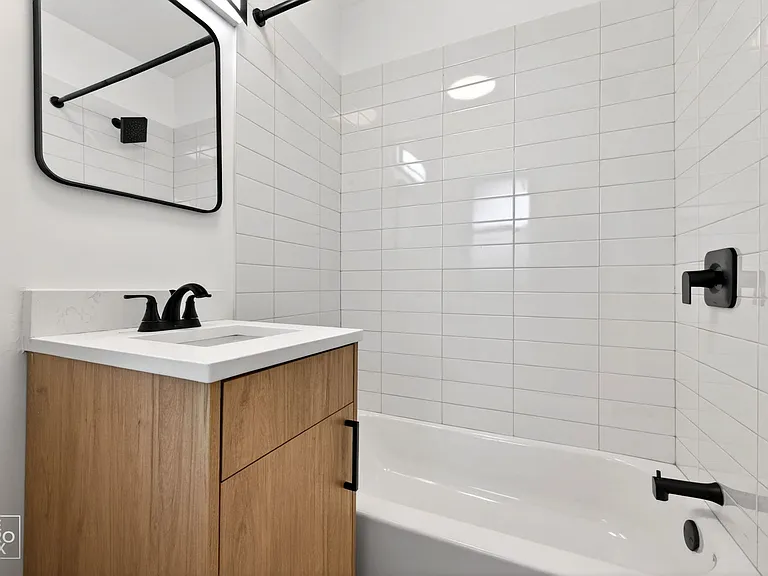 6308 N Artesian Ave #1 — Photo 7