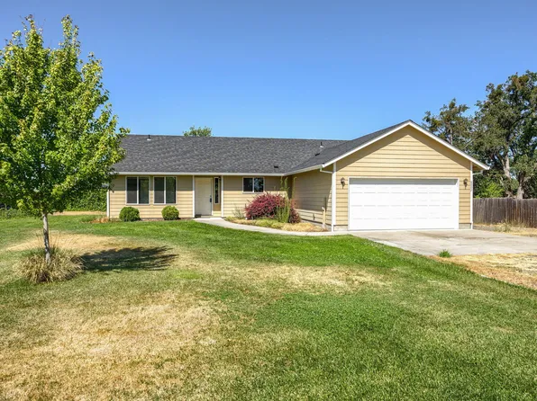 6807 Pinehurst St, Central Pt, OR 97502