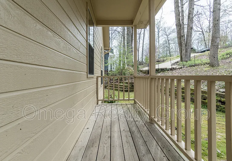 6770 Charles Dr — Photo 5