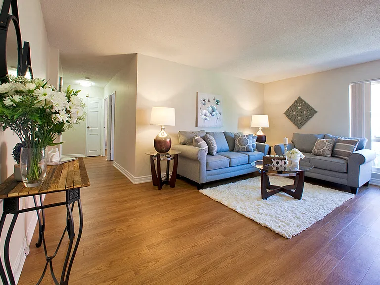 399 London Rd — Photo 4