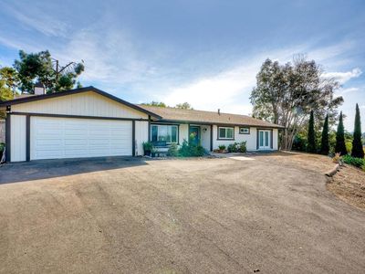 325 Estrelita Dr, Vista, CA, 92084