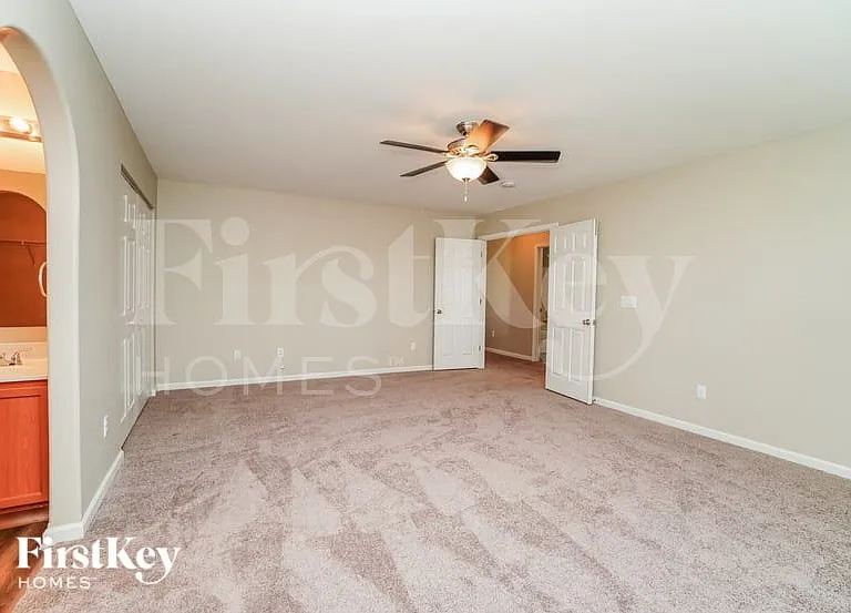 595 Professional Pkwy — Photo 13