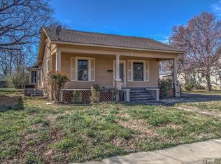 411 N State St, Wagoner, OK 74467
