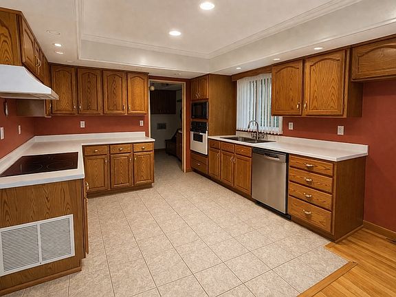 4th image of 2864 Long Fork Rd