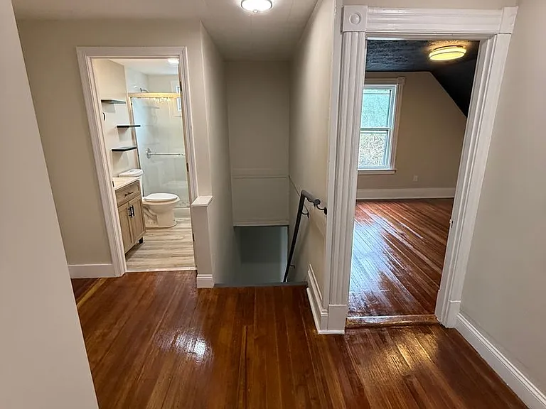 260-262 Oxford St — Photo 18
