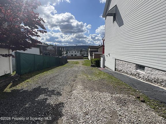 2nd image of 209 S Main Ave