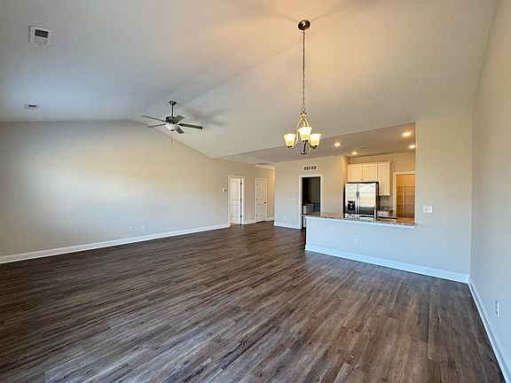 5th image of 490 Access Dr