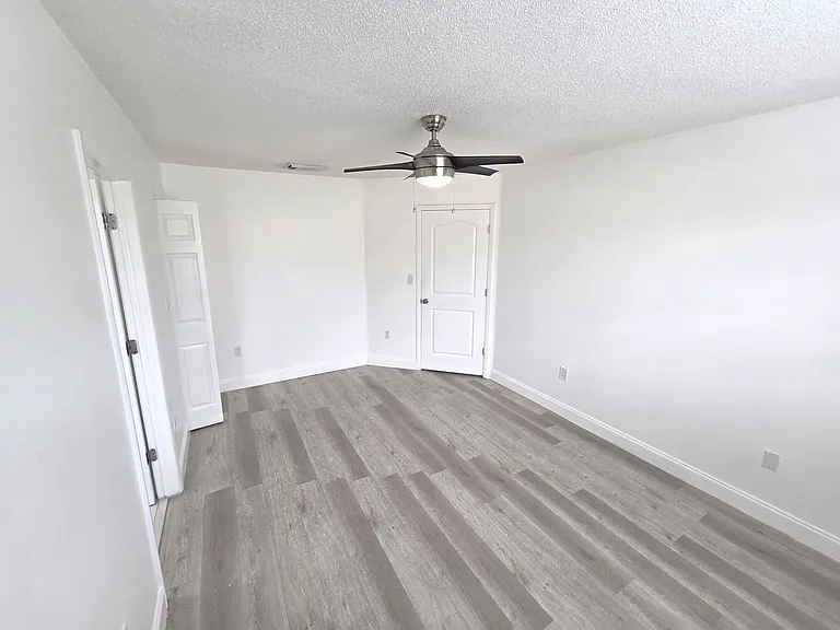 18616 SW 100th Ave — Photo 18