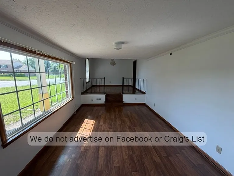 7796 Adrian Dr — Photo 3