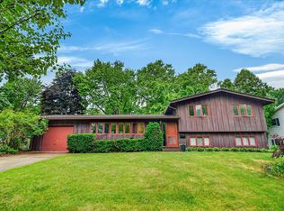 318 Cheyenne Trl, Madison, WI 53705