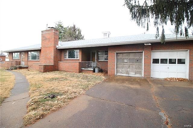 1st image of 2037 Clark Ave