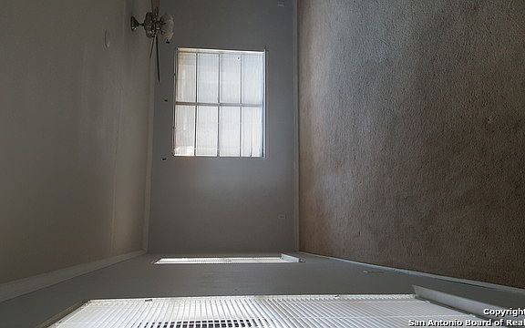 3rd image of 5938 Lakedale St