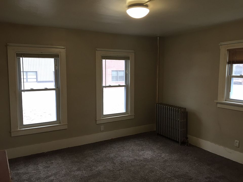 186 Crescent St 1, Athol, MA 01331 Zillow